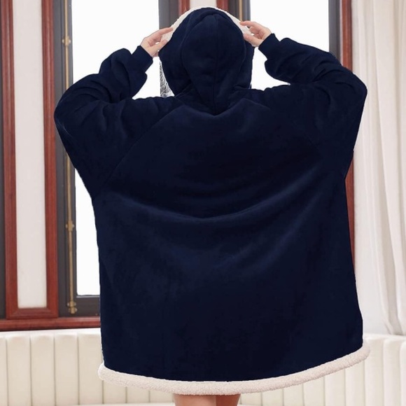 Wearable Fleece Hooded Blanket Navy Blue Standard Size - Picture 2 of 5